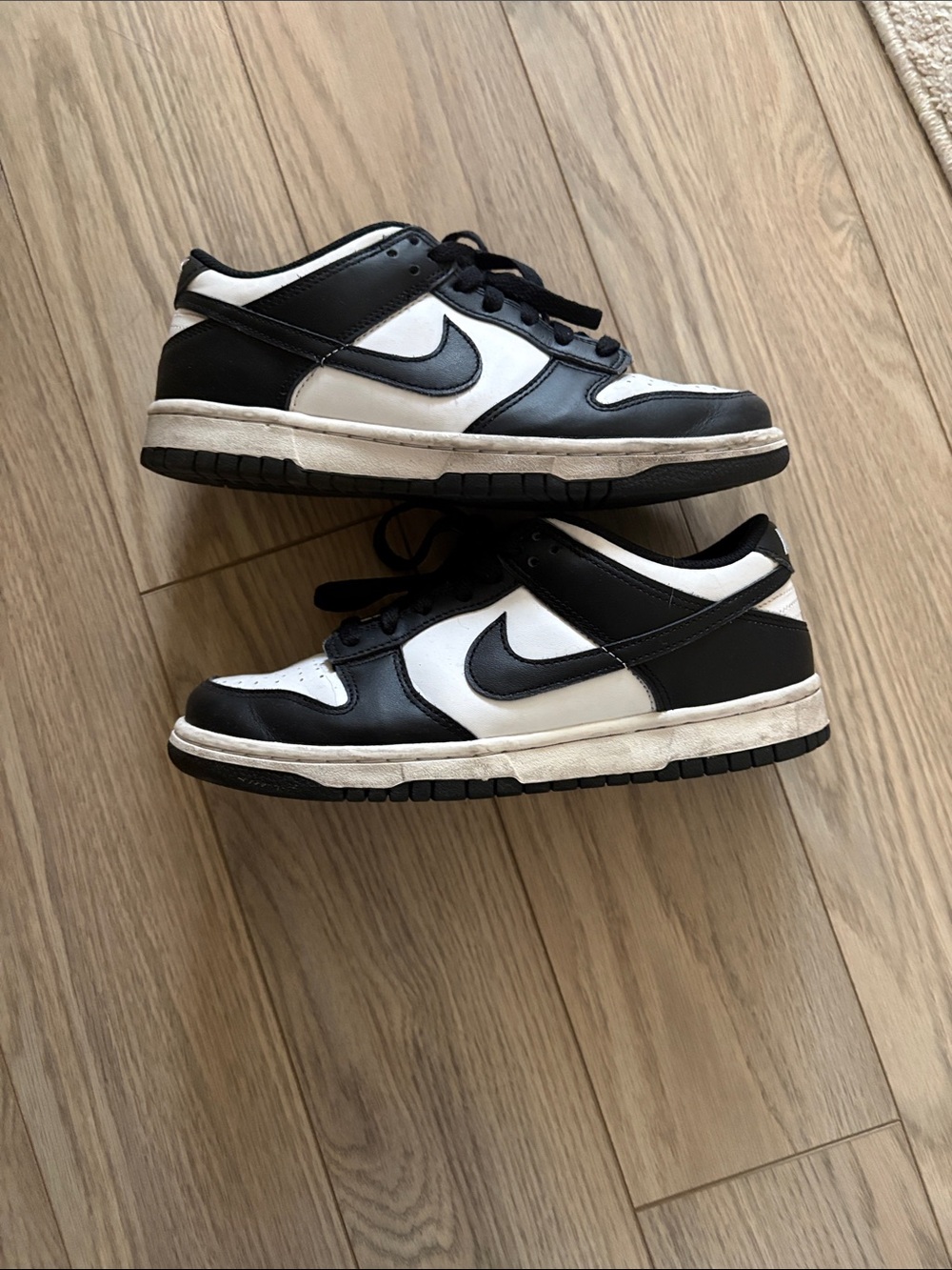 Nike panda dunk low